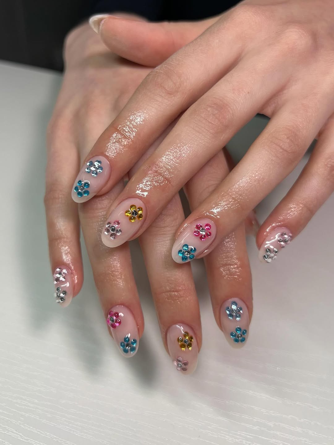 Clear Base Rhinestone Flower Oval Nails