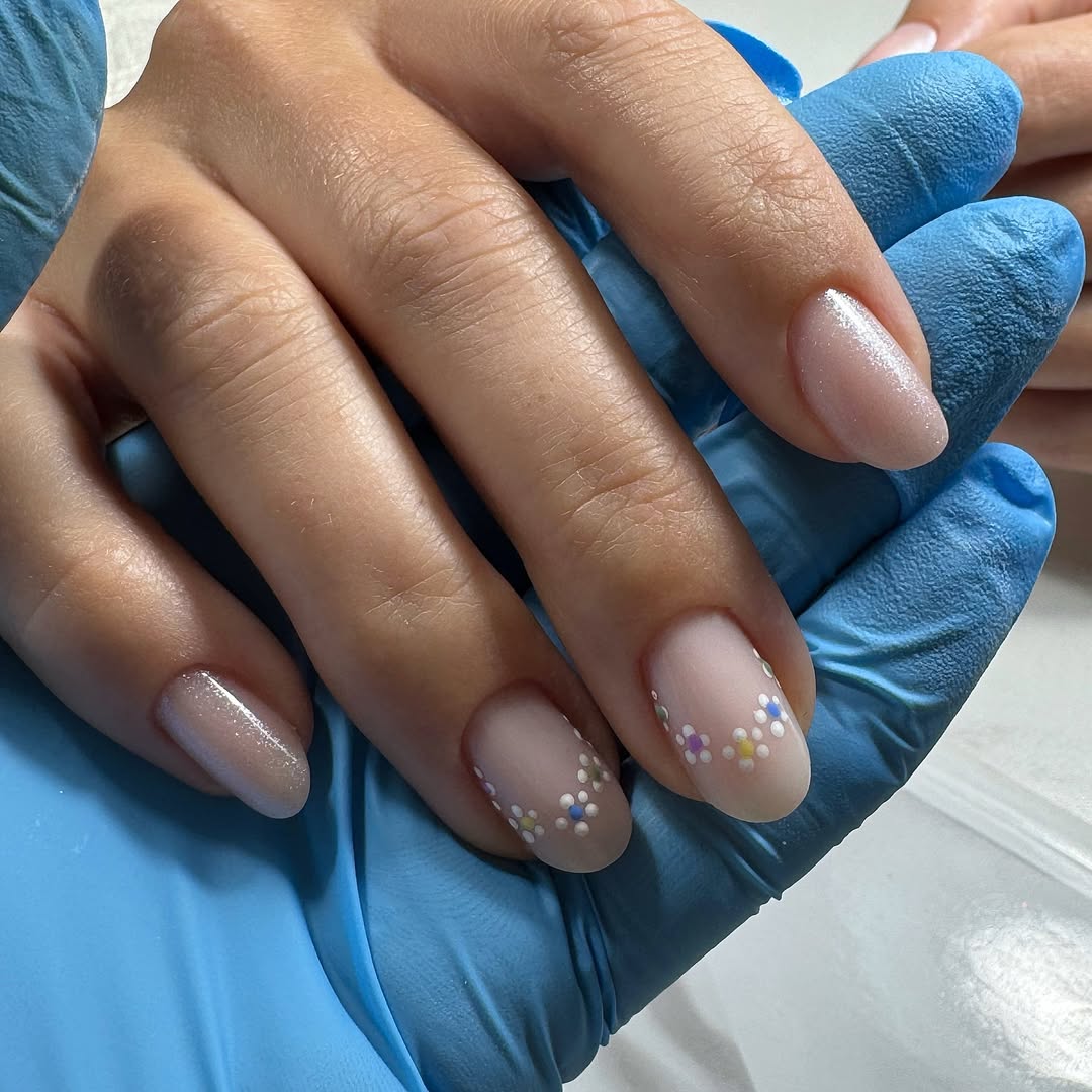 Dainty Floral Nude Short Oval Nails