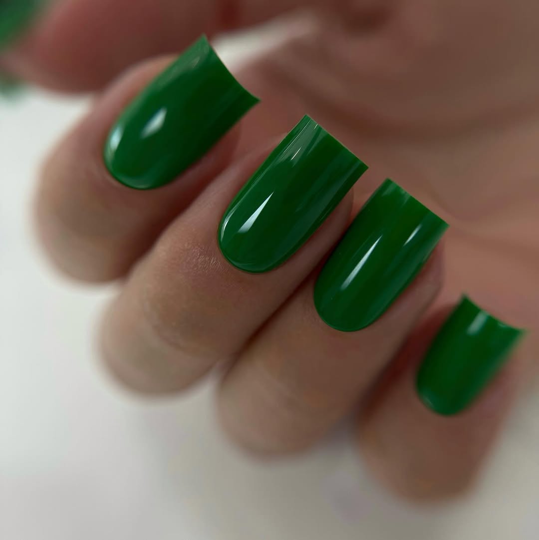 Emerald Green Glossy Short Squoval Nails