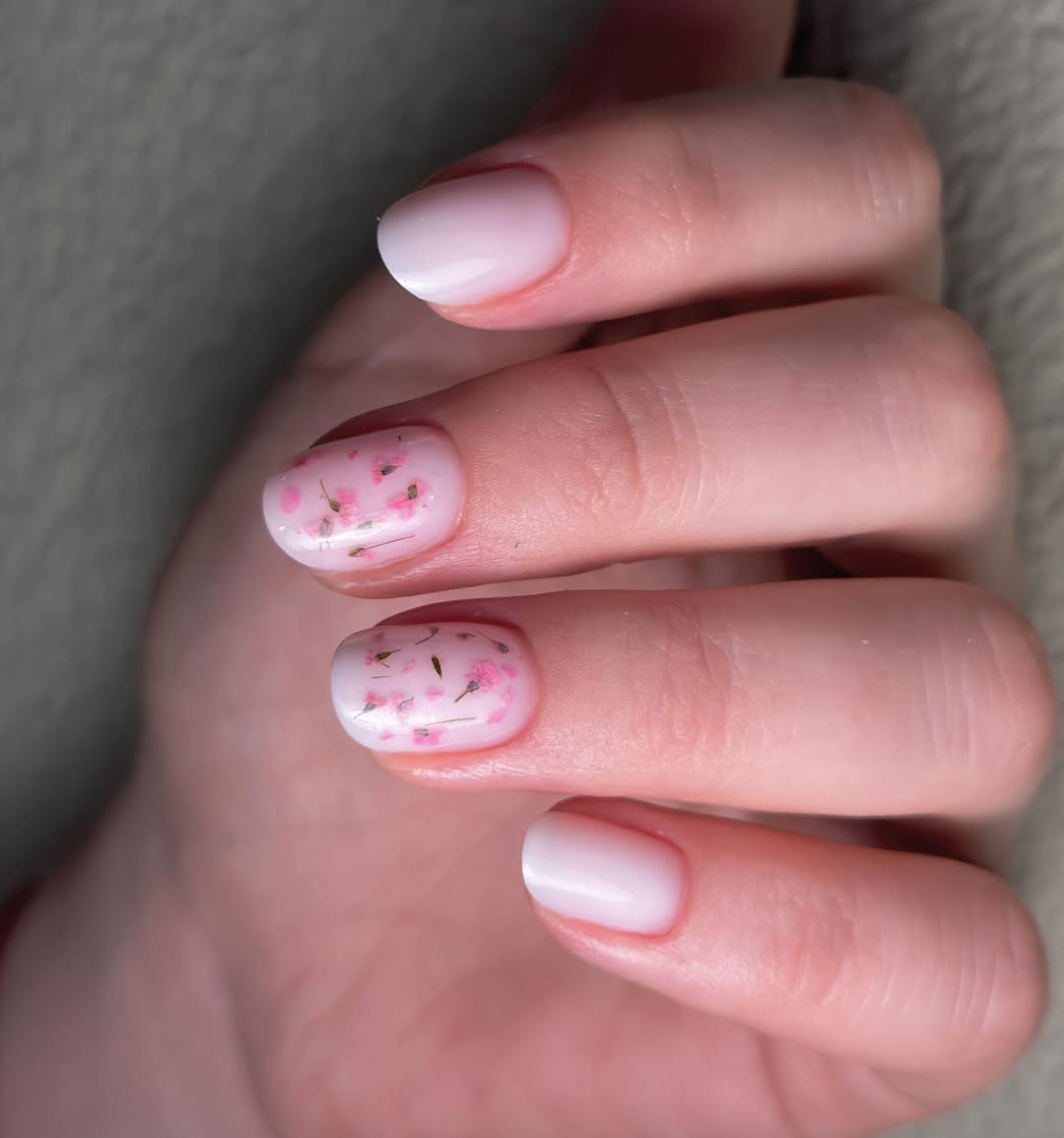 Encapsulated Pink Flower White Ombre Short Round Nails
