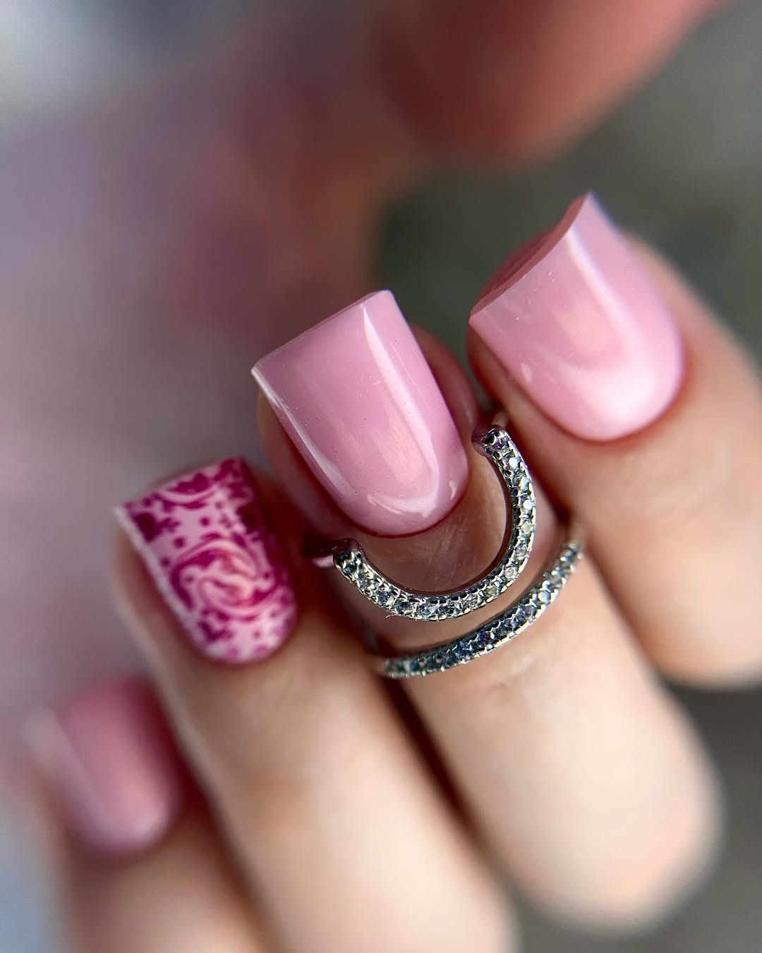 Fun Pink Gel With Swirl Accent Nail
