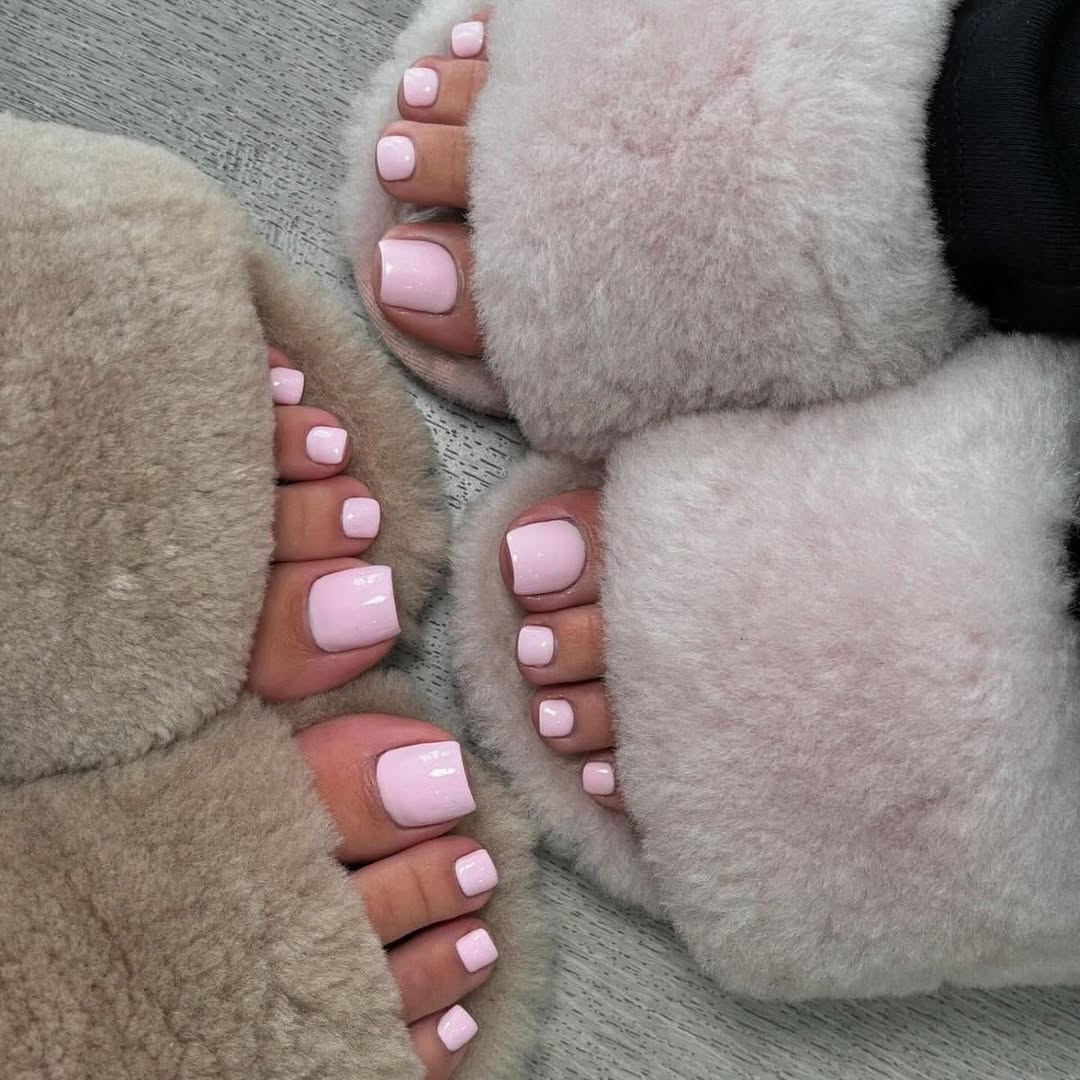 Glossy Bubblegum Pink Solid Color Pedicure