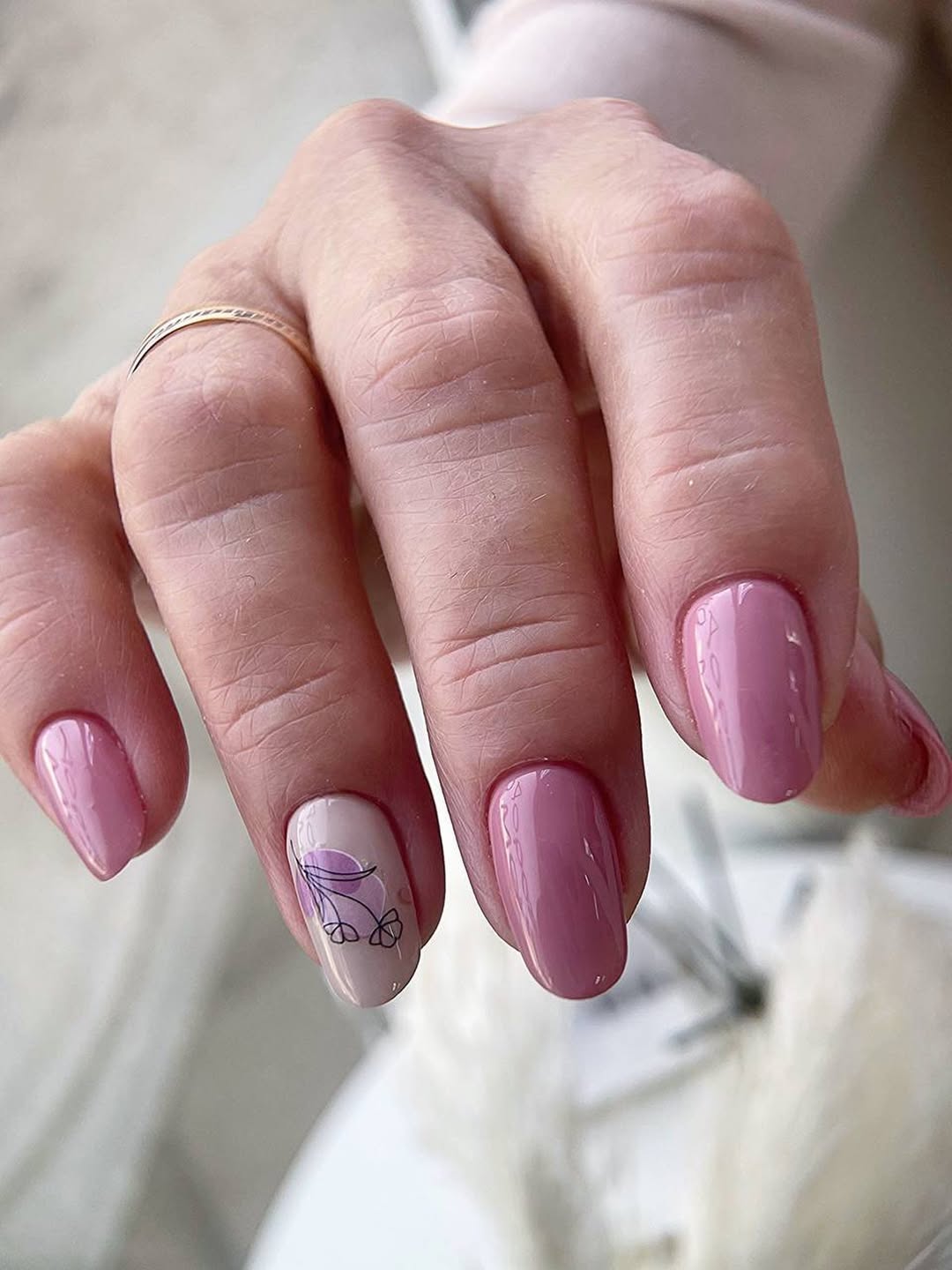 Glossy Dusty Rose Pink Dotted Floral Art