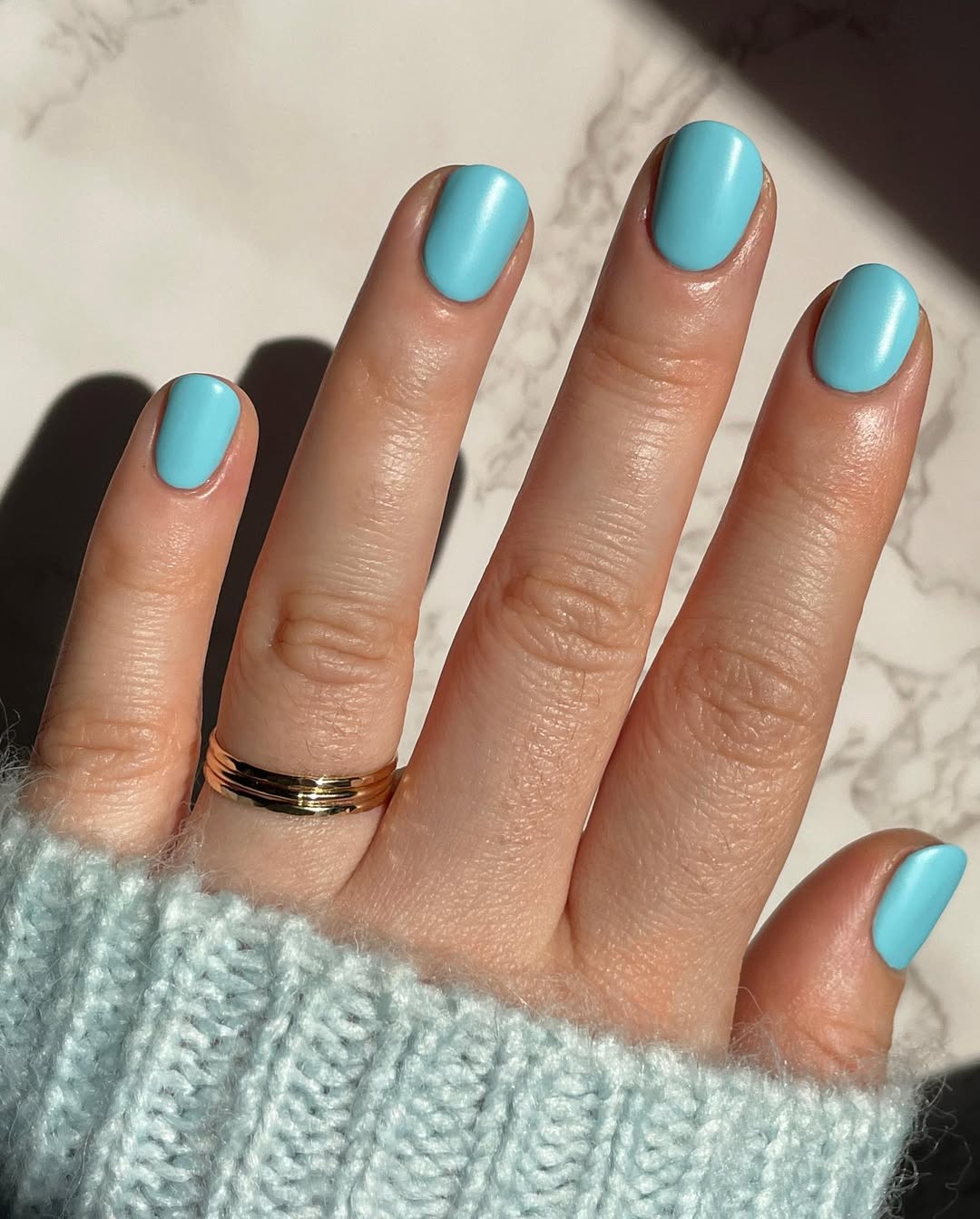 Glossy Light Blue Round Short Gel Nails