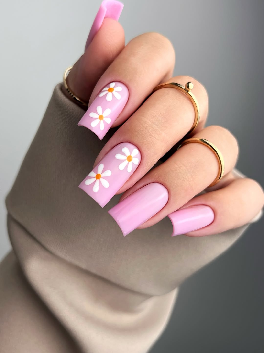 Glossy Pink Square Daisy Flower Power Nails