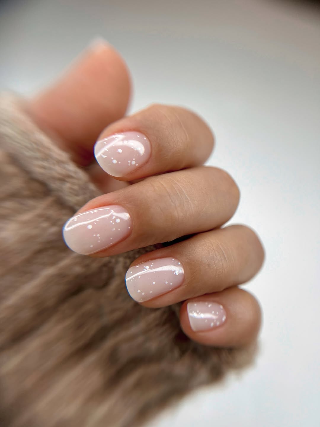 Milky Pink Speckled Glitter Short Round Nails