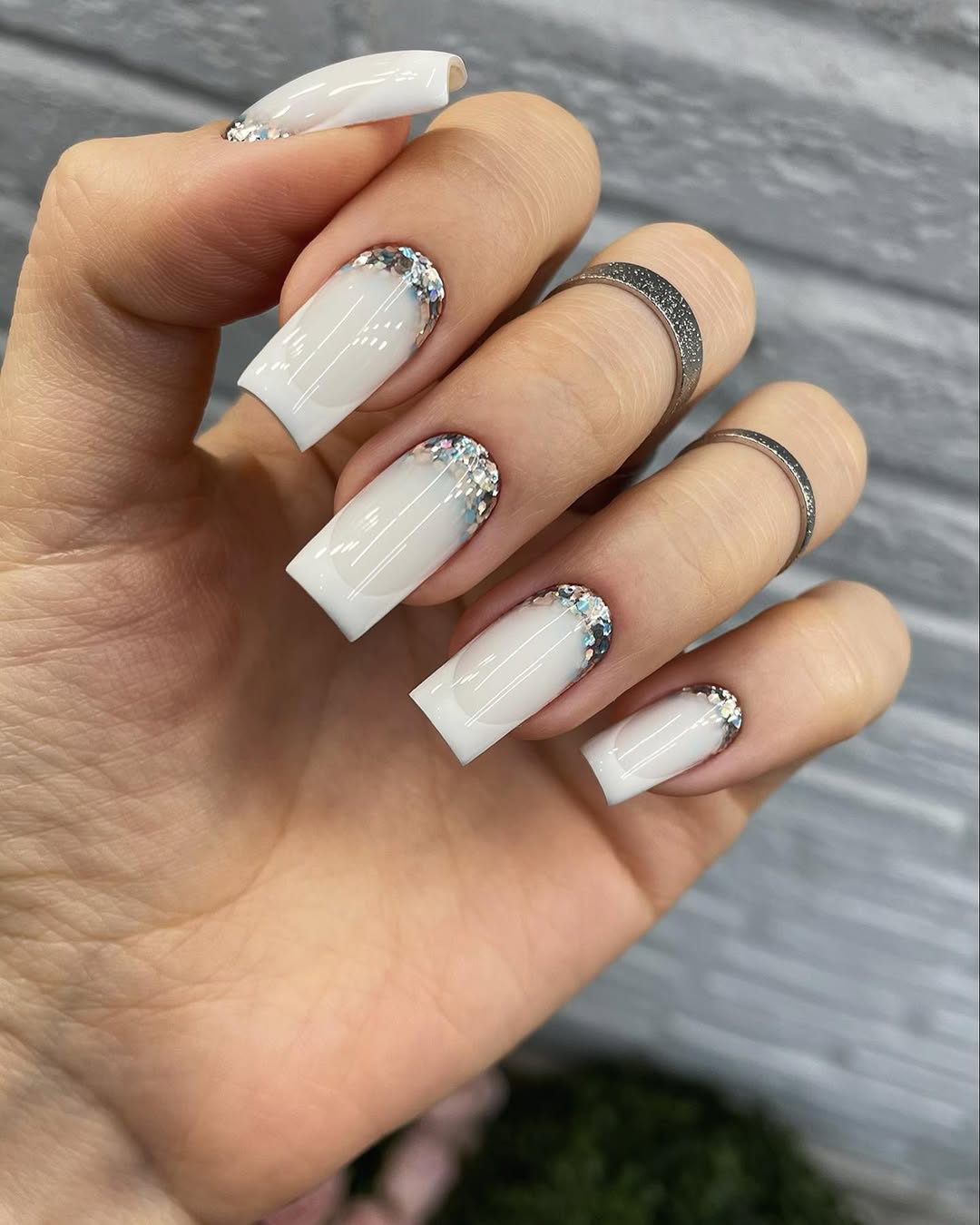 Milky White Gel with Glitter Cuticle French