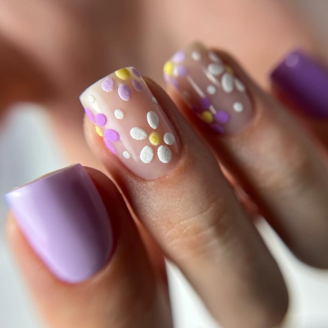 Pastel Daisy Dot Accent Nails with Lavender Solids