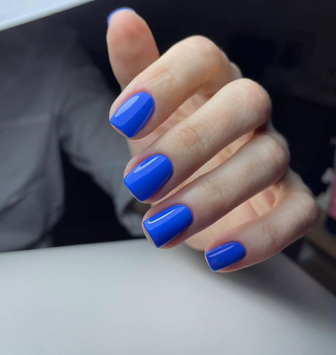 Vibrant Cobalt Blue Glossy Short Oval Nails