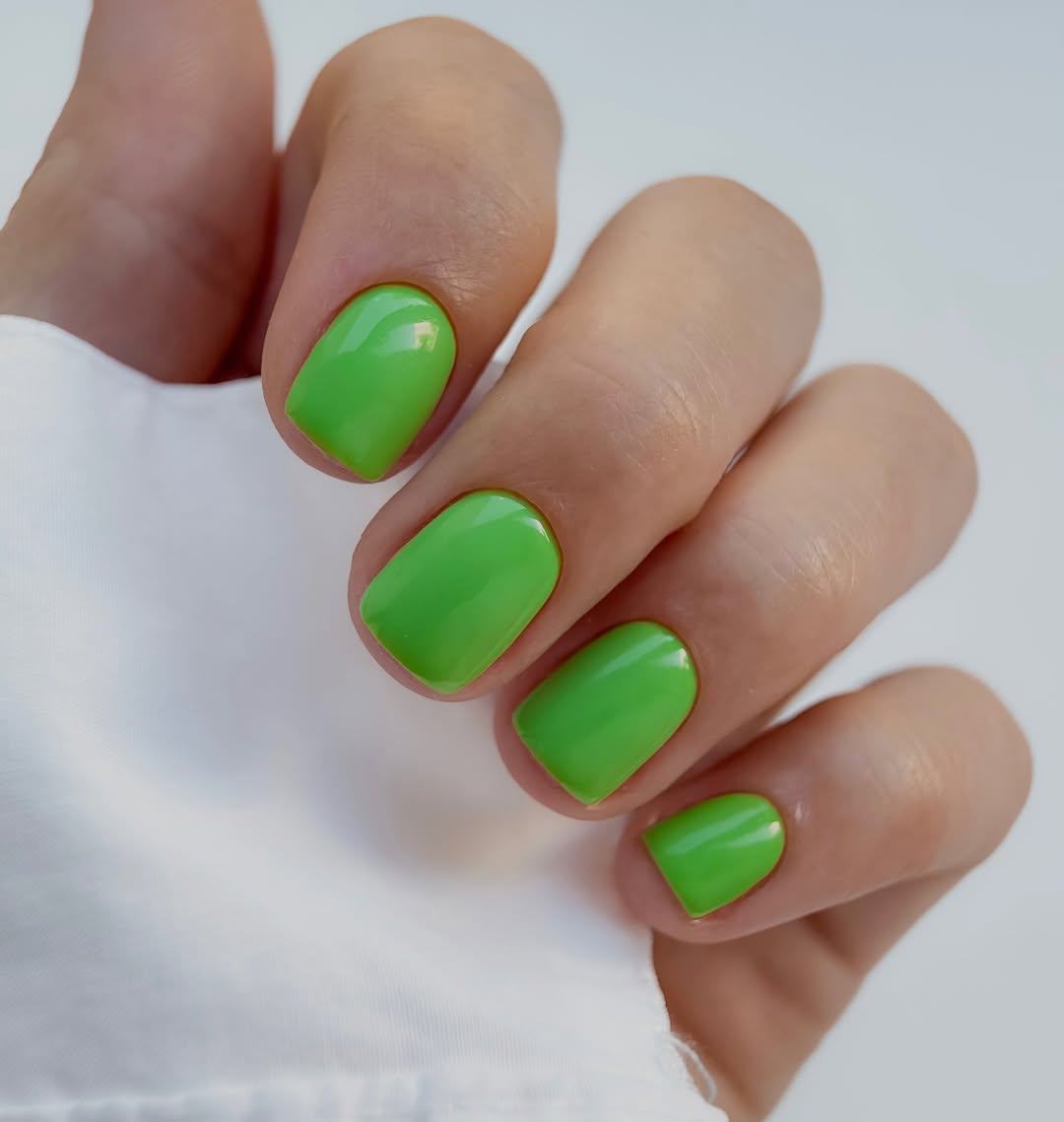 Vibrant Green Glossy Short Square Nails