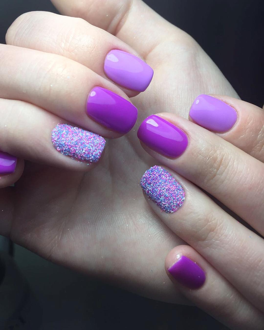 Vibrant Purple Ombré Glitter Accent Nails