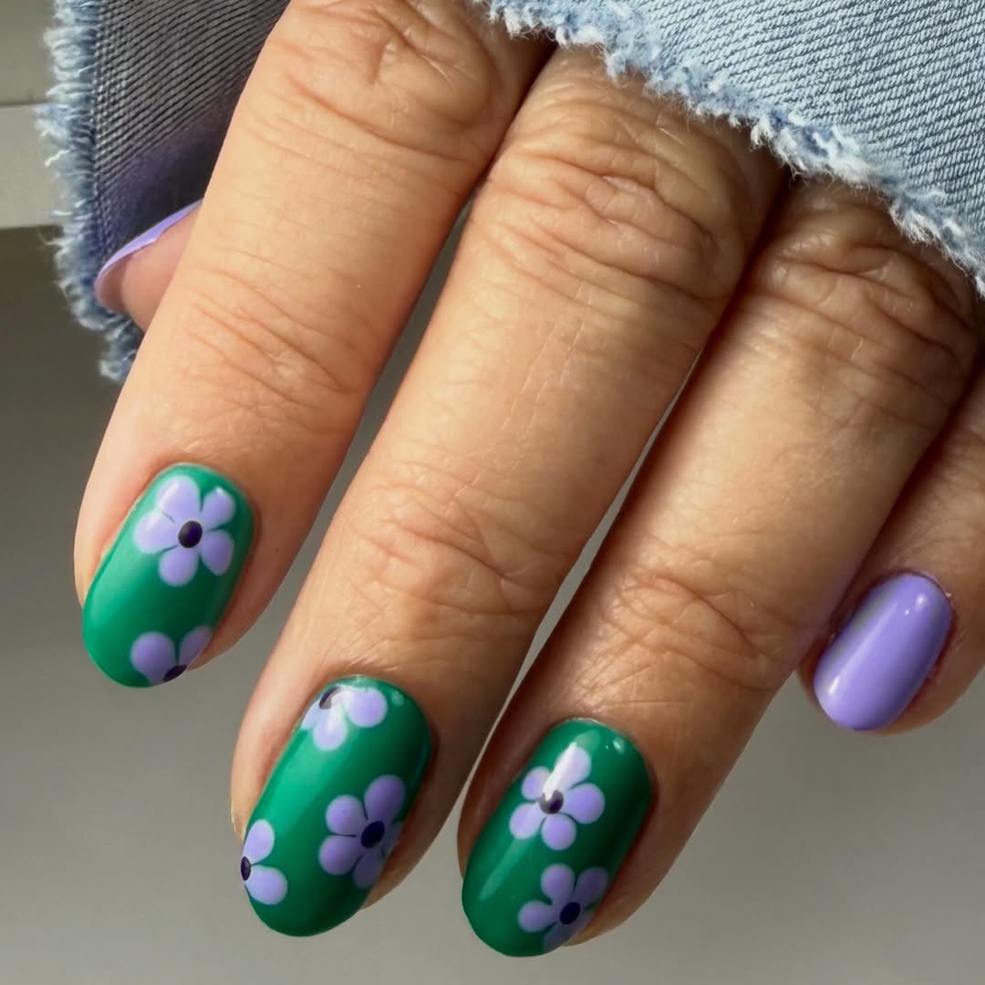 Vivid Green Mini Floral Accent Periwinkle Oval Nails
