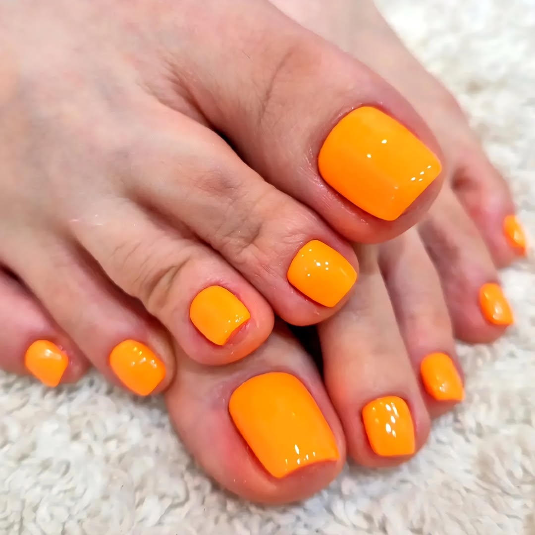 Vivid Neon Orange Glossy Short Square Pedicure