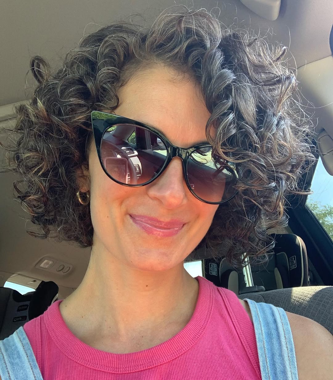 Bouncy Curly Bob With Blended Highlights