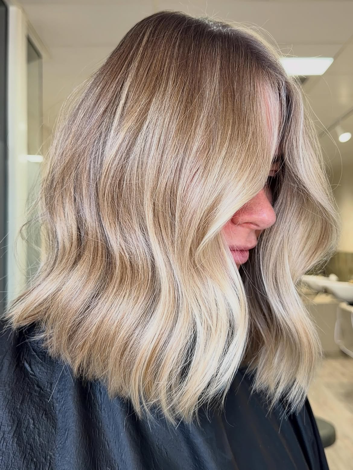 Dimensional Honey Blonde Beach Waves Lob
