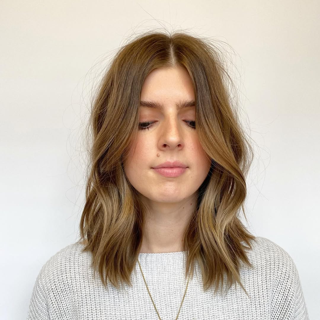 Flattering Bronde Lob With Subtle Waves
