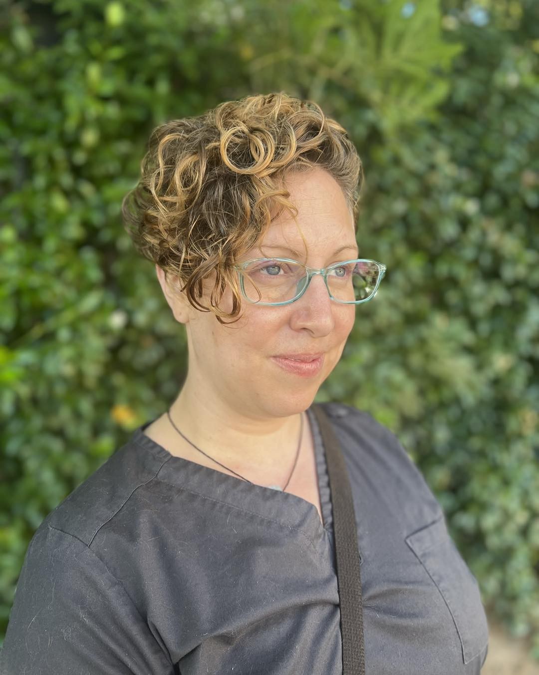 Multi-Tonal Pixie With Defined Curly Texture