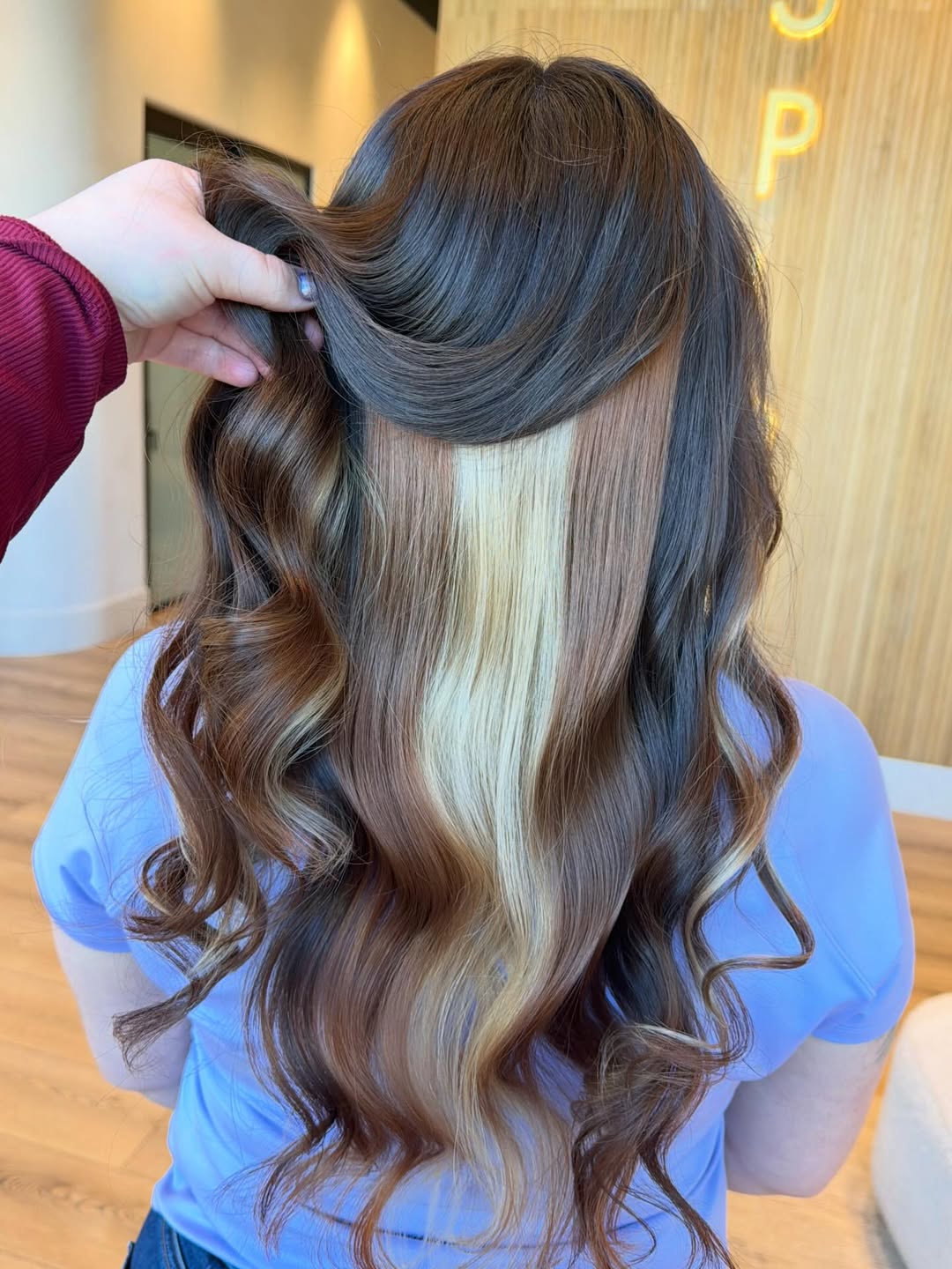 Multi-Tone Peekaboo Bronde With Subtle Waves