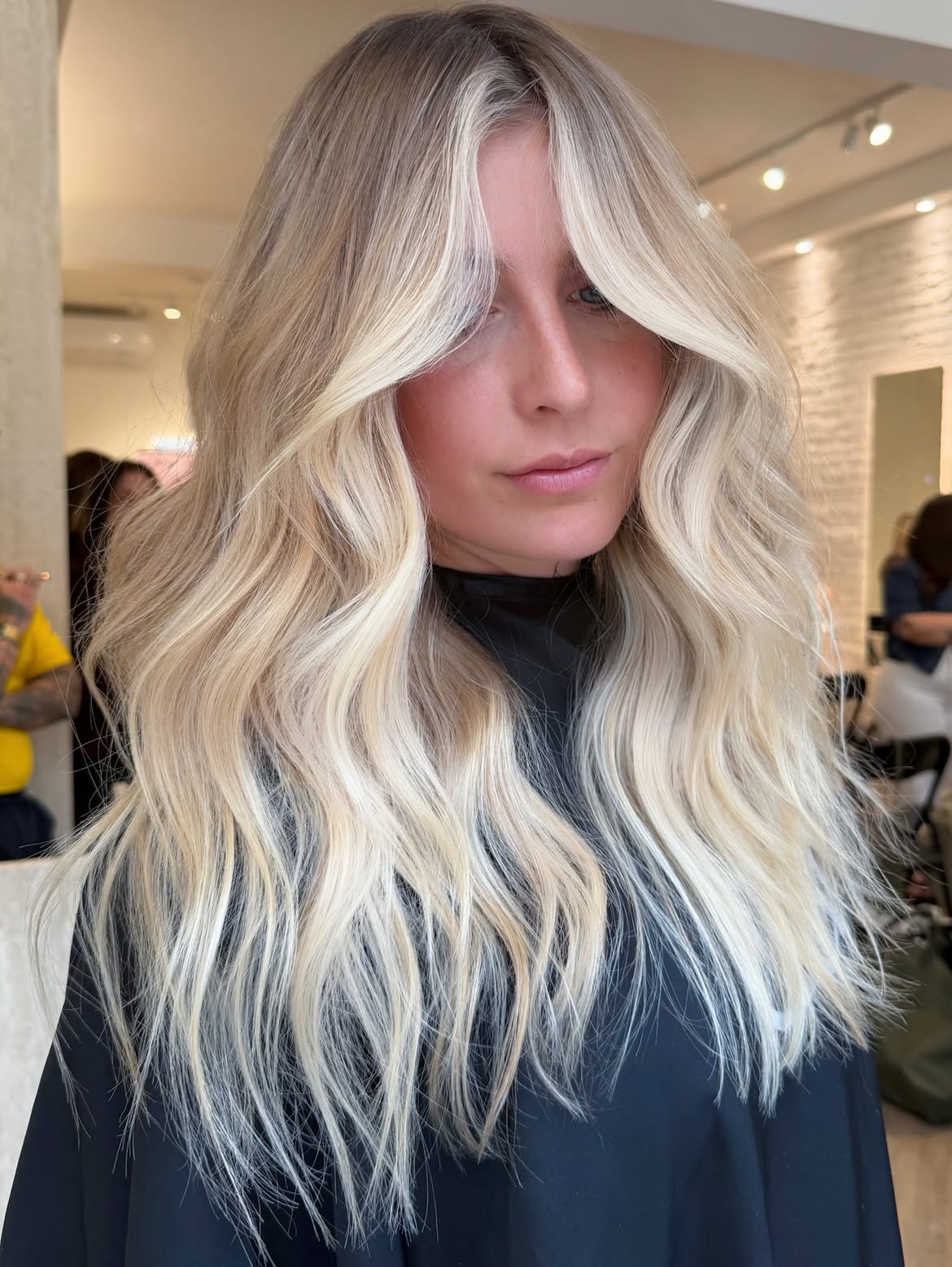 Sandy Blonde Money Piece With Beachy Waves