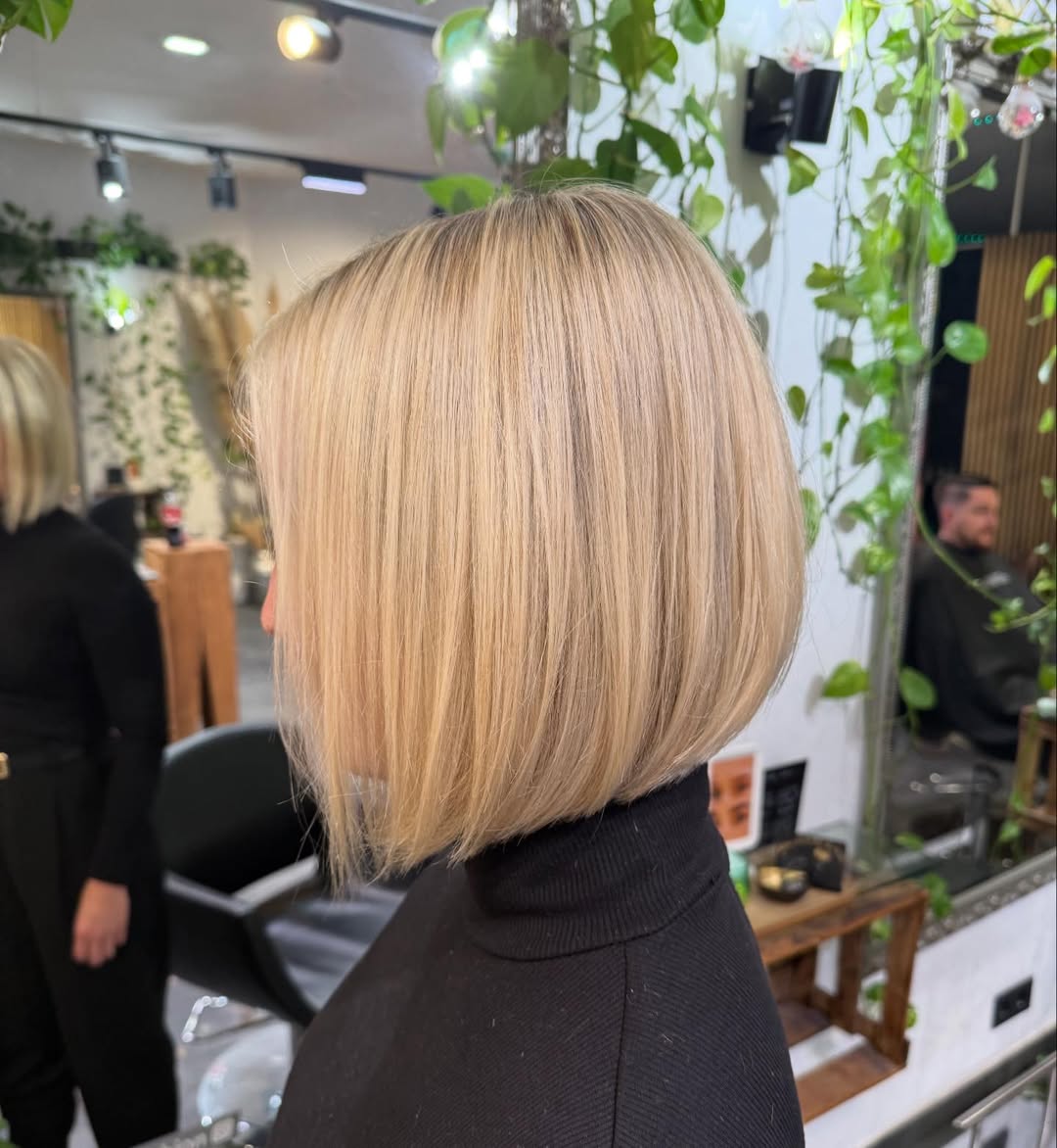Sleek Blunt Blonde Bob With Subtle Dimension