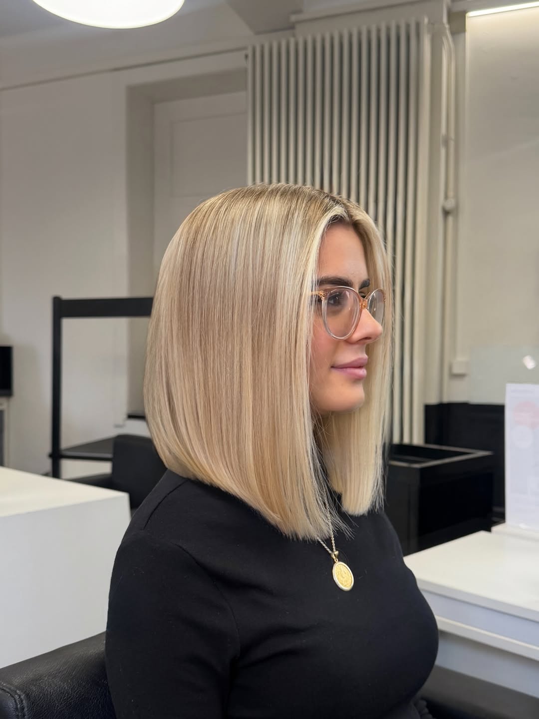 Sleek Blunt Lob With Platinum Blonde Foilyage