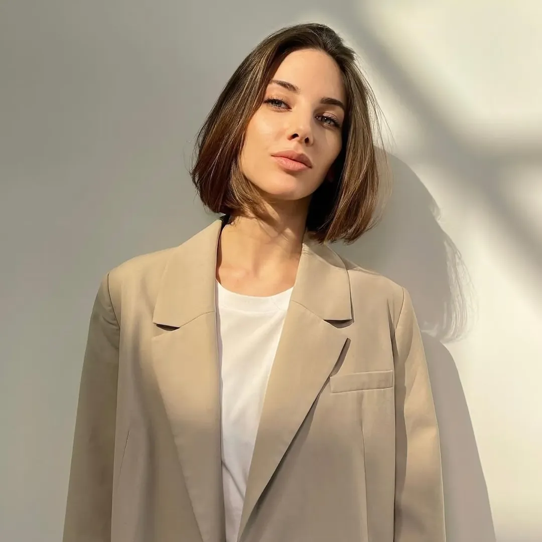 Sleek Mocha Brown Chin Bob