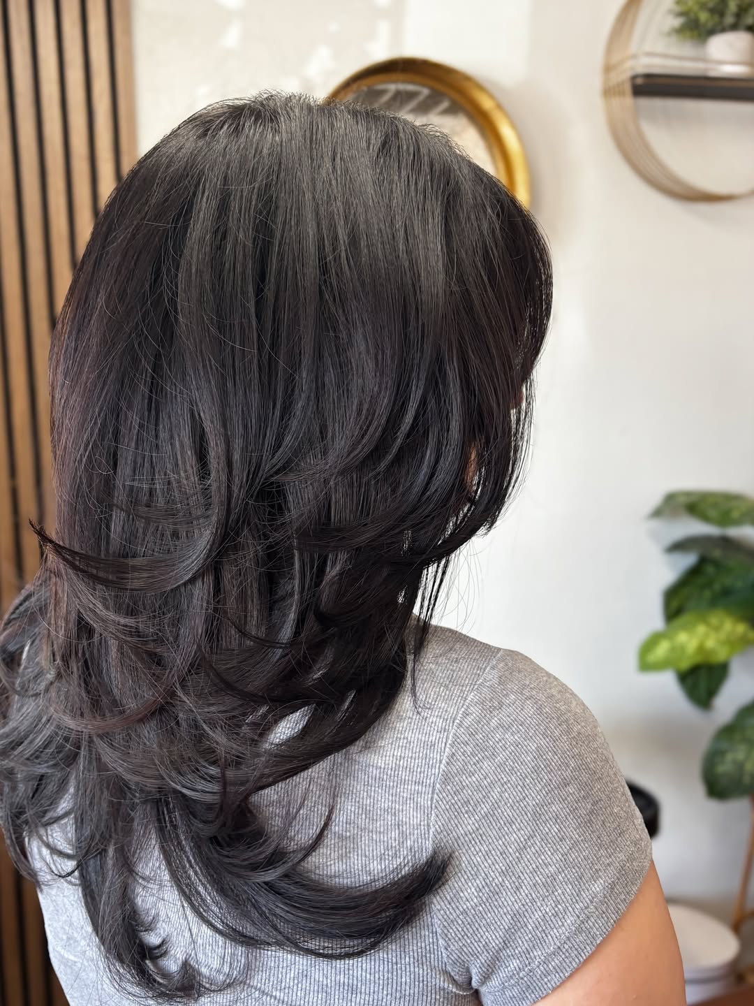 Voluminous Dark Brown Layers With Blown Out Ends