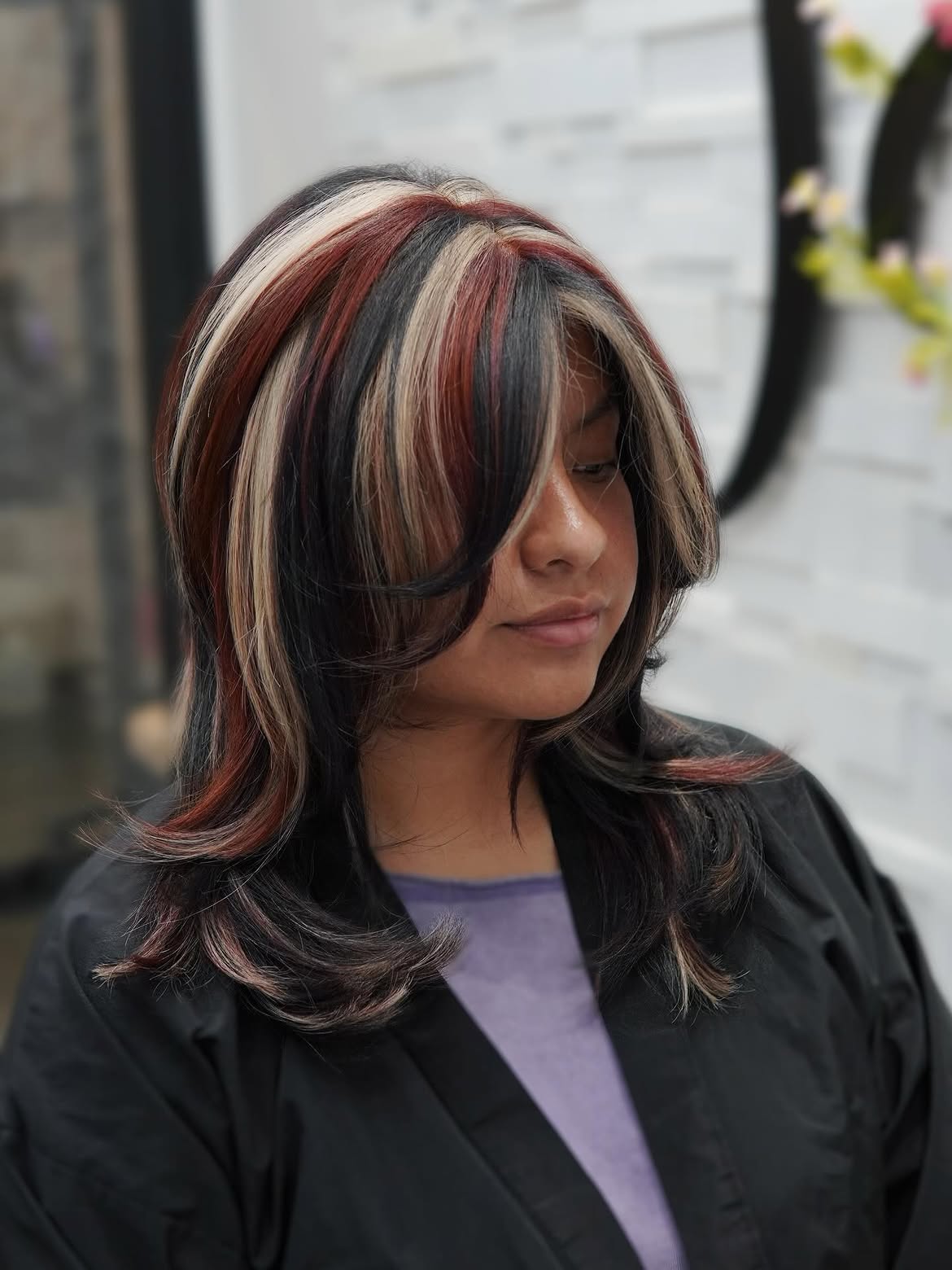 Bold Chunky Highlights With Face-Framing Layers
