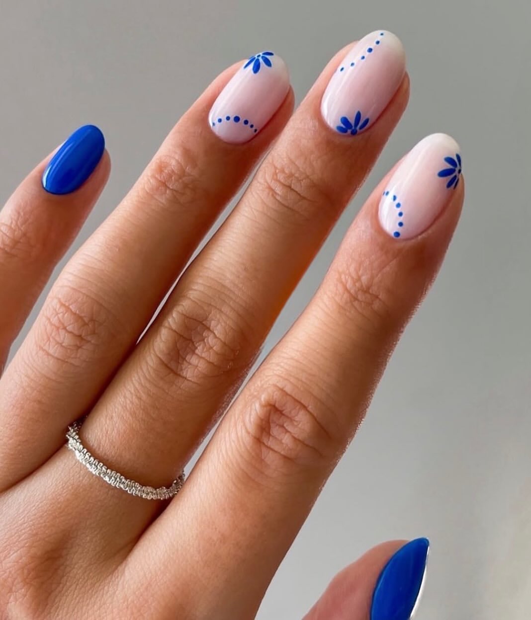 Bright Royal Blue and Daisy Dot Nails