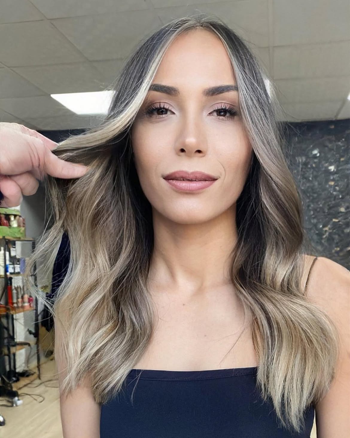 Bronde Balayage Waves With Face-Framing Layers