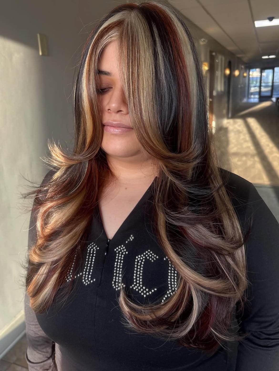 Calico Hair With Voluminous Layers