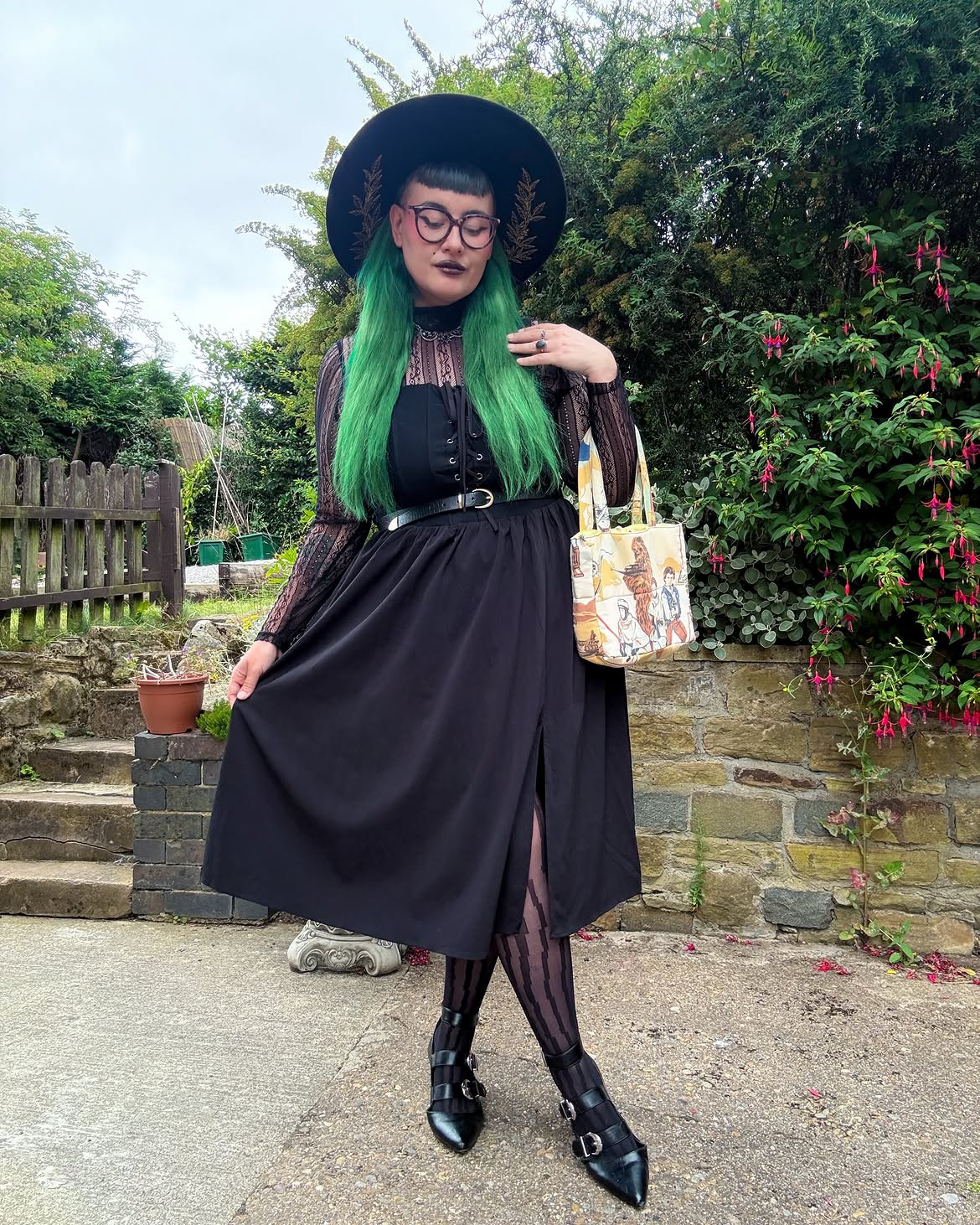 Chic Black Lace Dress With Star Wars Tote