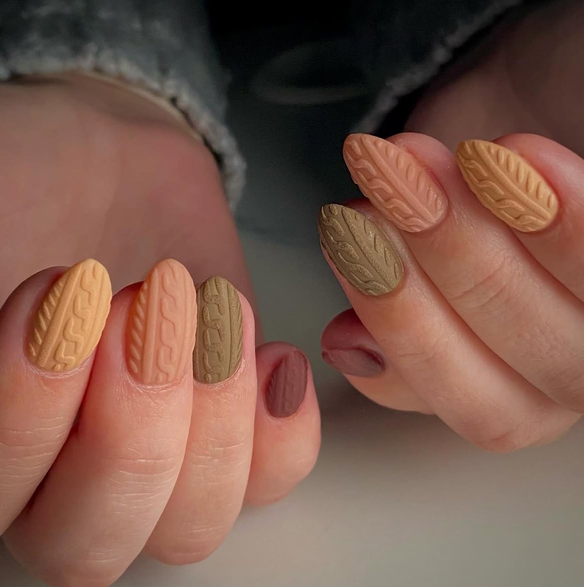 Cozy Autumn Cable Knit Sweater Nails