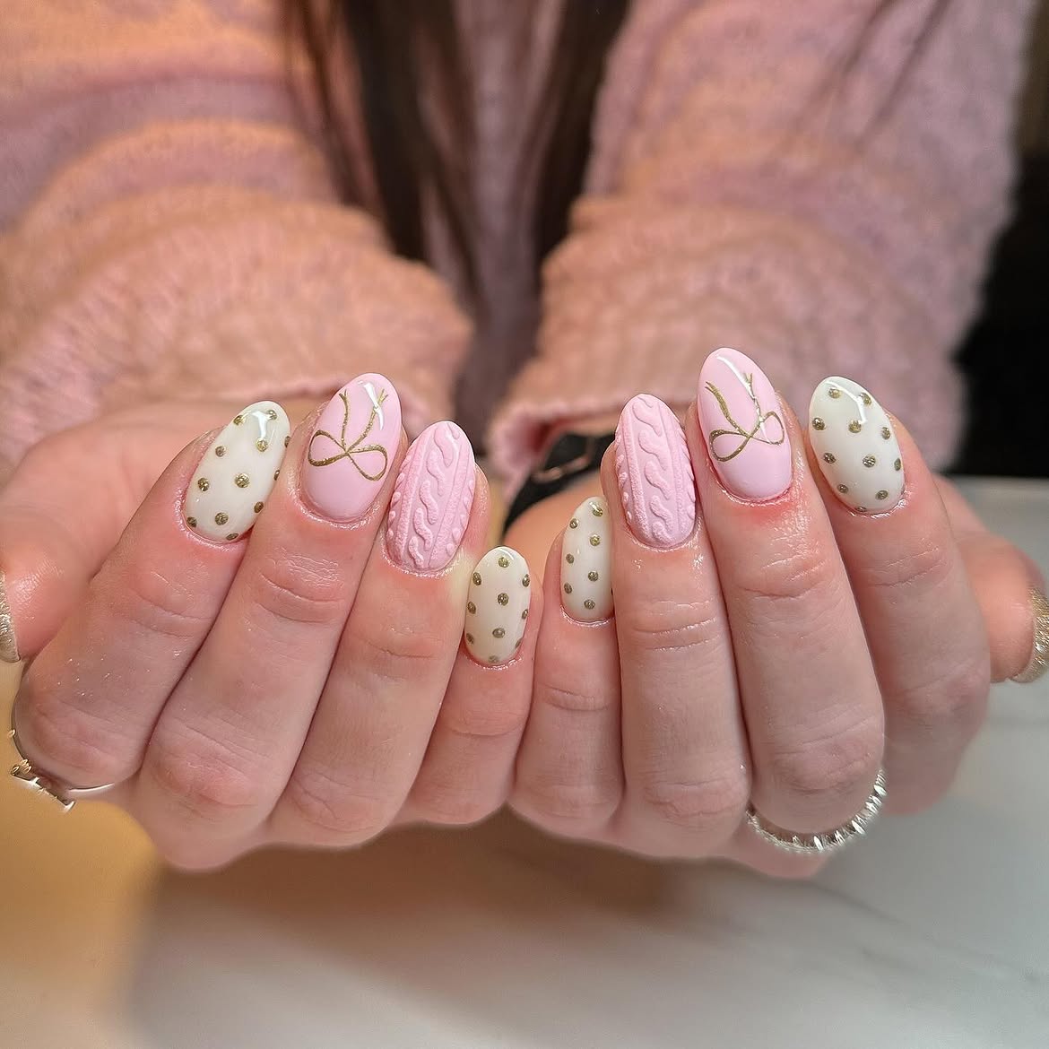 Cozy Cable Knit Pink & Gold Polka Dot Nails