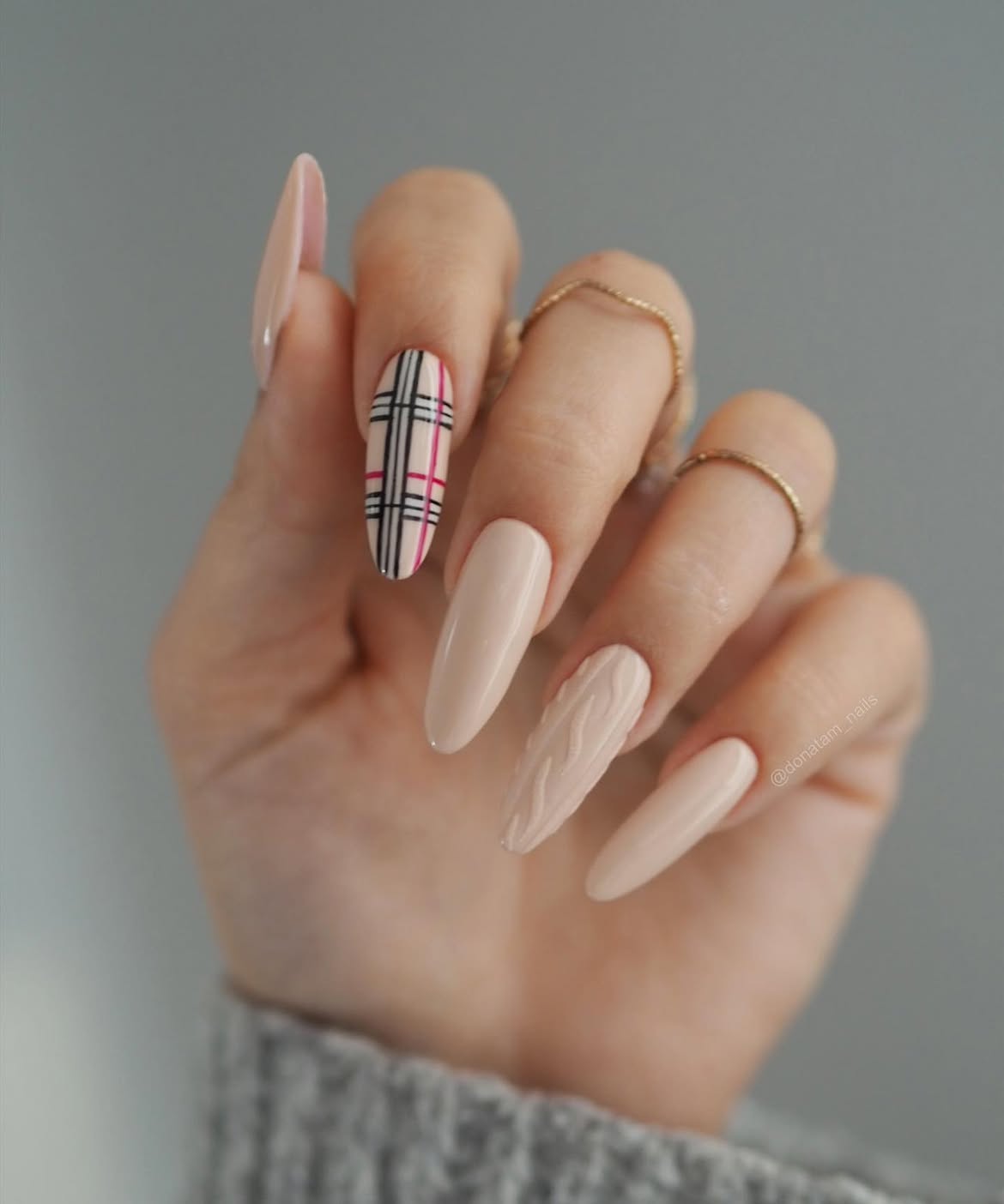 Cozy Cable Knit Plaid Autumn Almond Nails