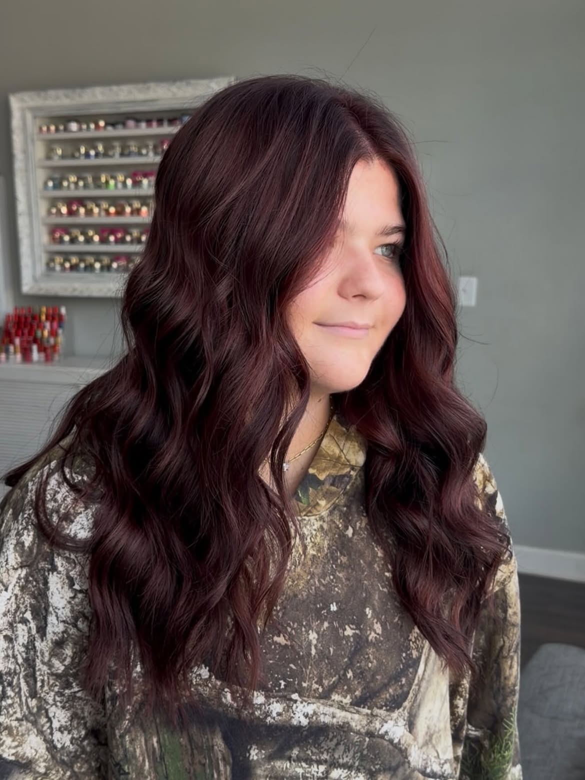 Deep Cherry Cola Waves With Soft Layers