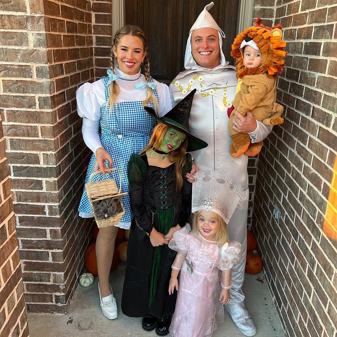 Dorothy Family Halloween Costume Group