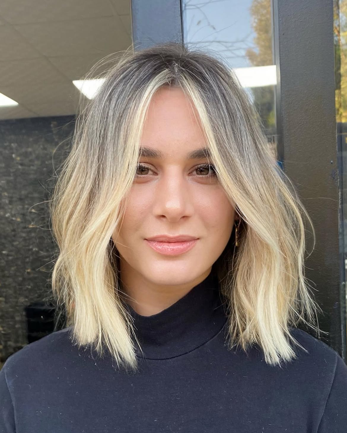 Face-Framing Blonde Lob with Subtle Waves