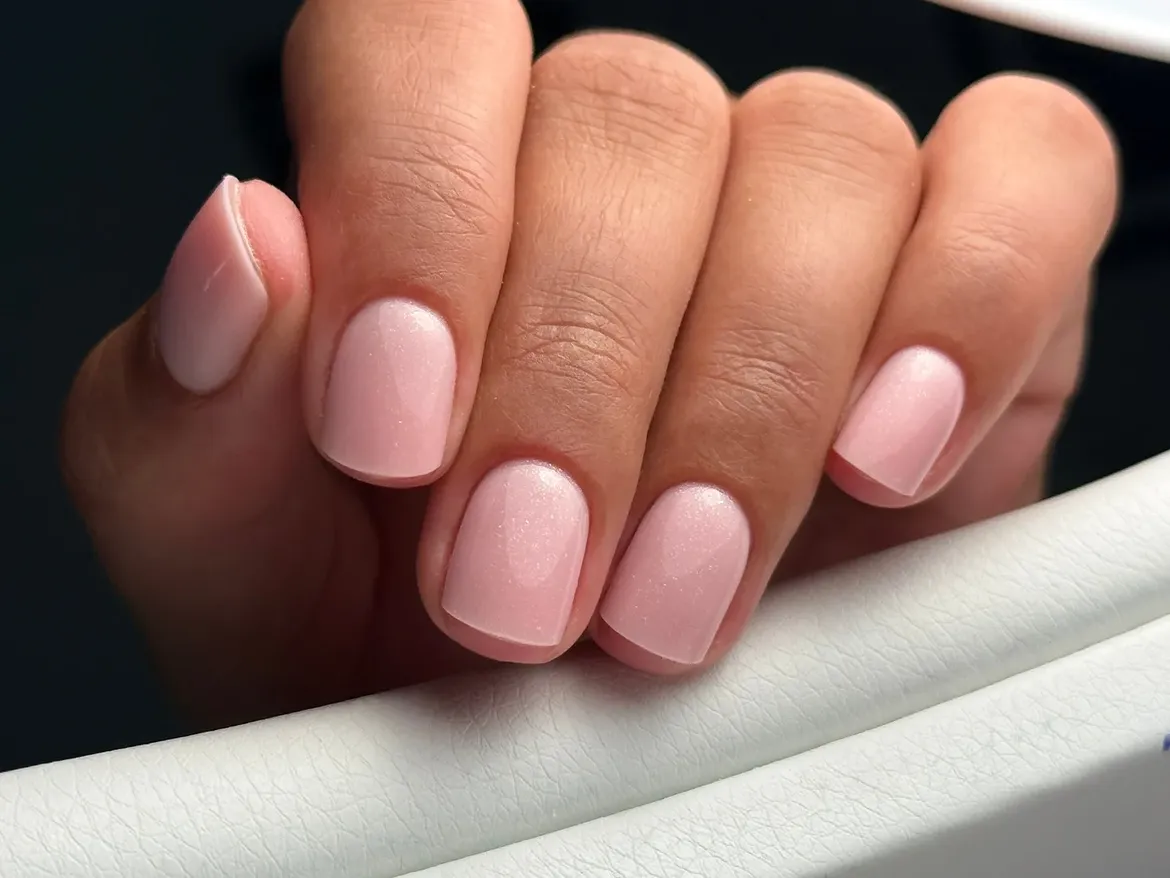 Soft Pink Shimmer Short Rounded Nails