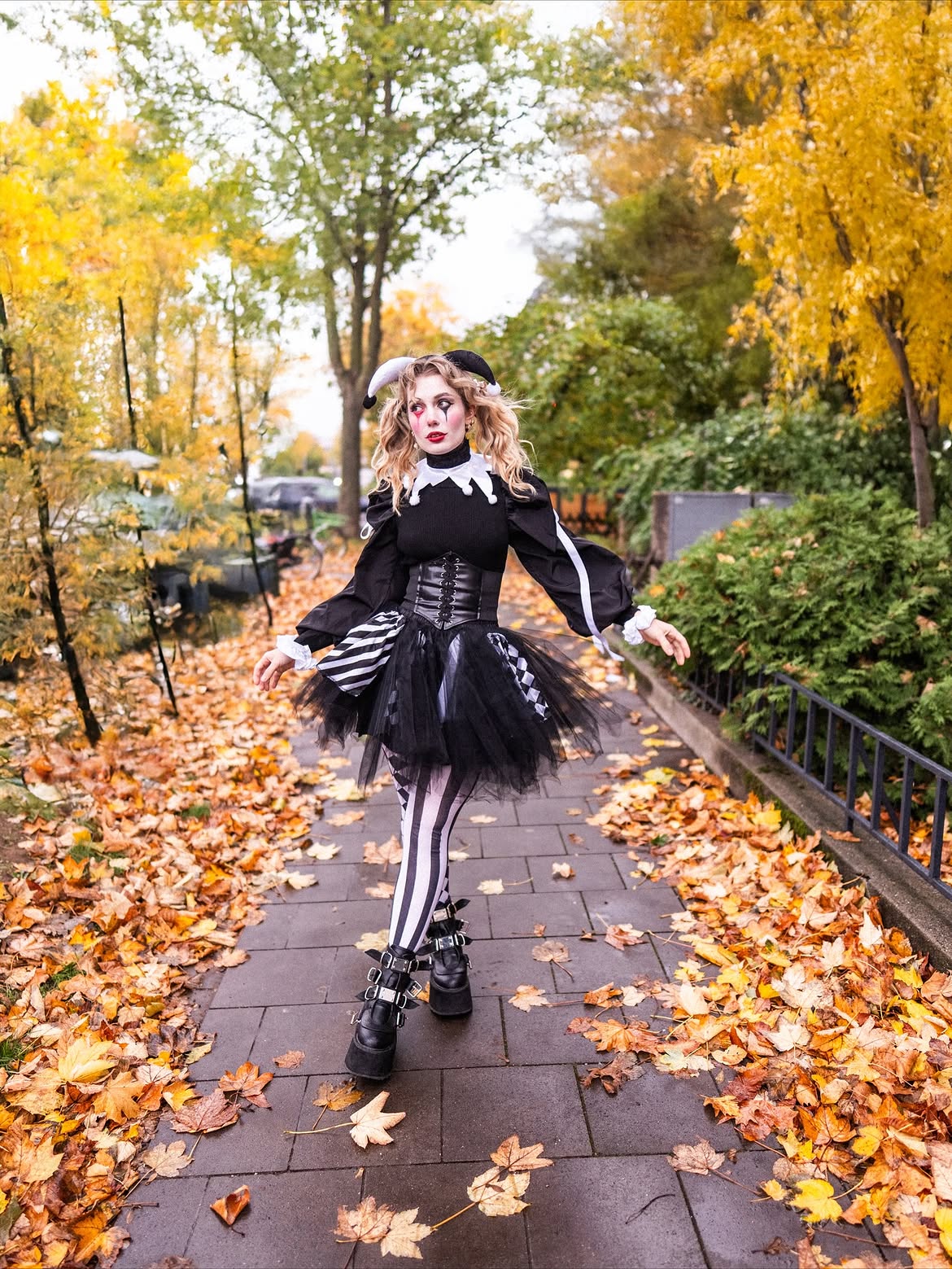 Spooky Jester Halloween Costume Outfit
